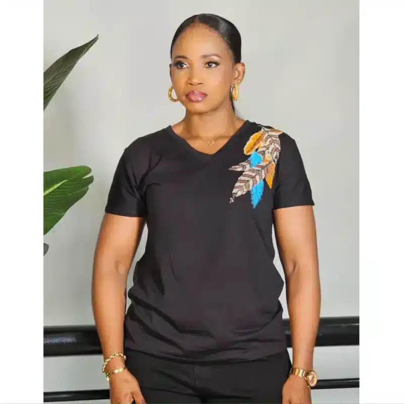 SHOULDER FEATHER V-NECK T-SHIRT