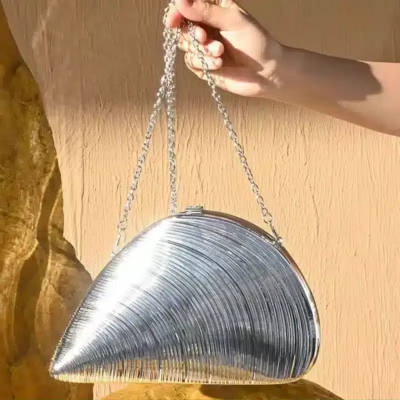 SEA SHELL SHAPE CLUTCH BAG