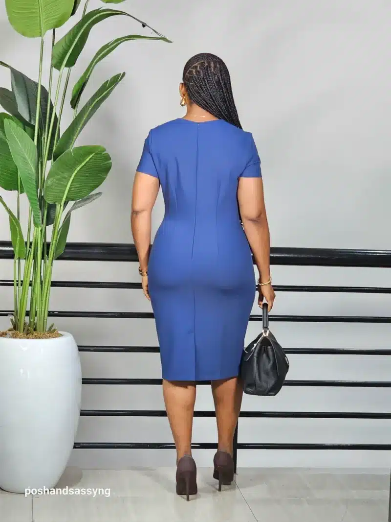 V-NECK FRONT CROSS DETAIL DRESS - Image 4