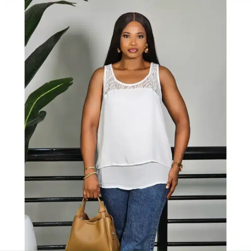 SLEEVELESS TOP