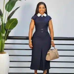 WHITE COLLAR FRONT SLIT DRESS - Image 2