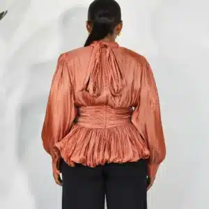 LONG SLEEVE BACK KNOT BUBBLE BROOCH TOP - Image 4