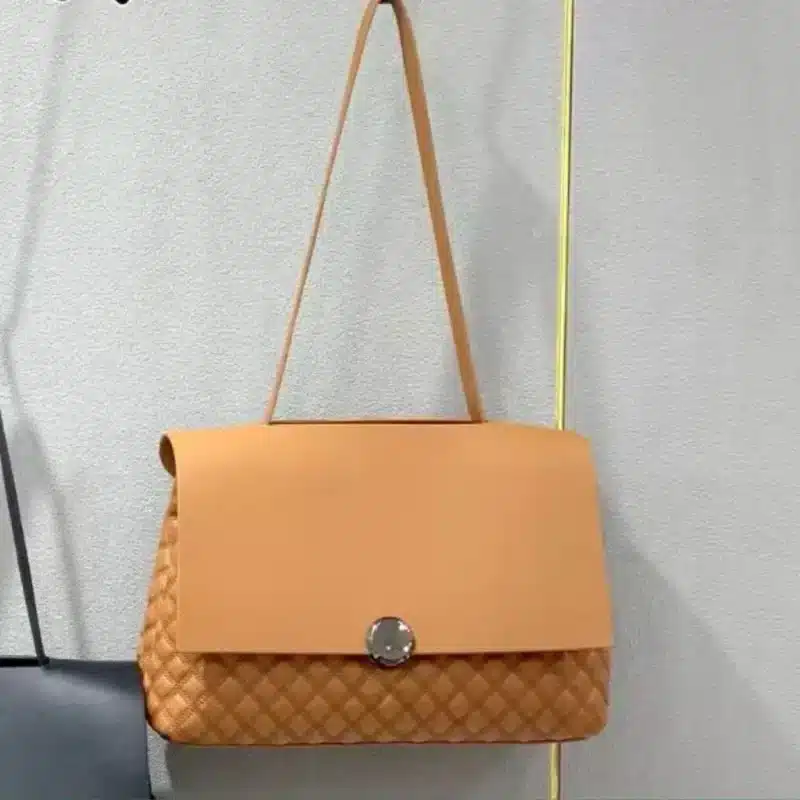 PLEAT & PLAIN OVERLAP LEATHER BAG - Image 2