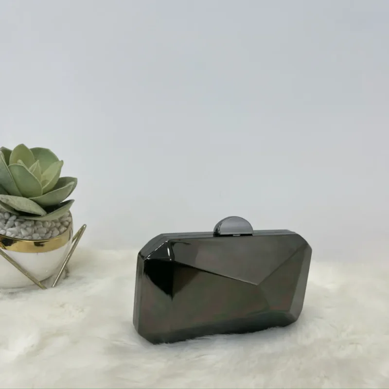 METAL POLYGON SHAPE CLUTCH - Image 2