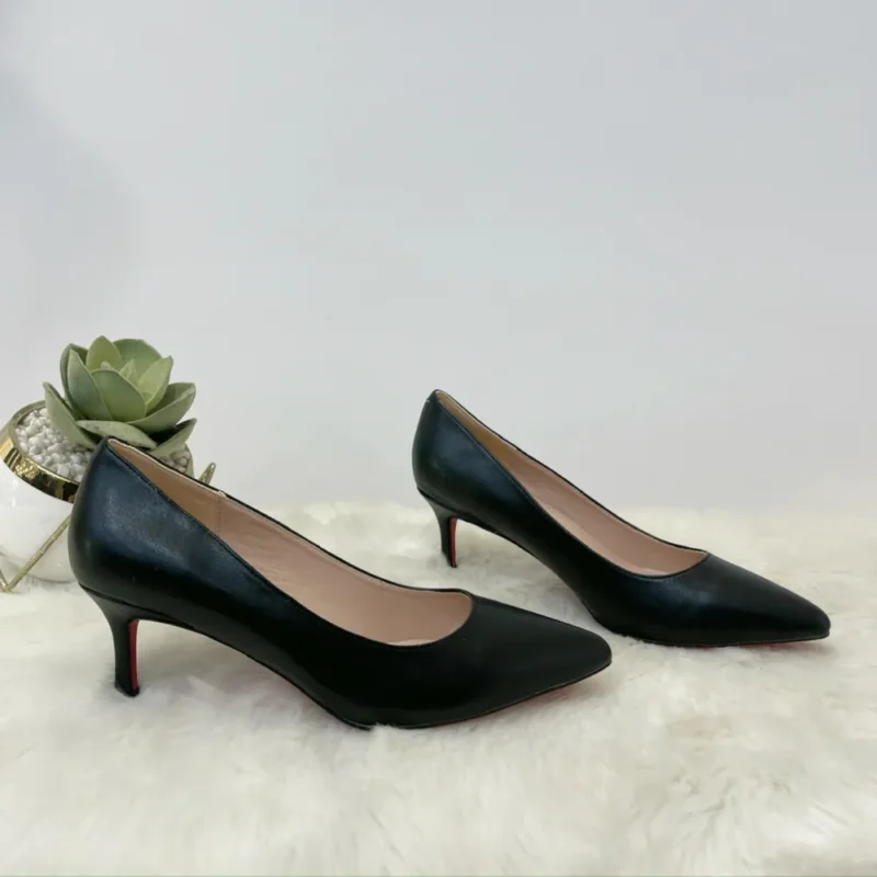 LEATHER KITTEN HEEL COURT SHOE
