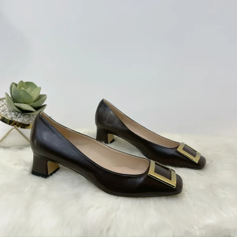 BLOCK HEEL TOP BROOCH COURT SHOE