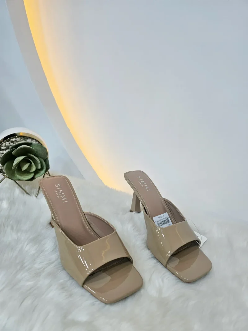 PATENT MULE SLIPPERS - Image 3