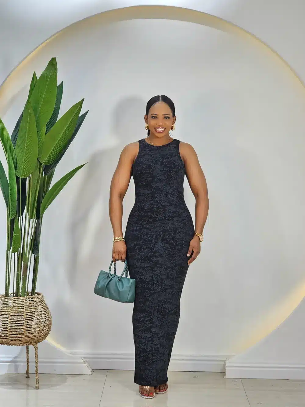 SLEEVELESS BODYCON DRESS