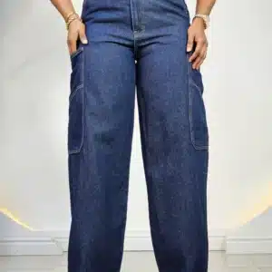BOLD POCKET CARGO MOM JEANS