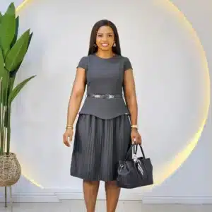 DETACHABLE CAPE PLEATED DRESS - Image 3