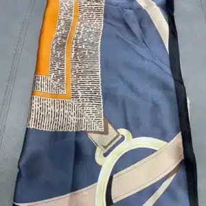 SELECT MEDIUM PRINT SCARF - Image 2