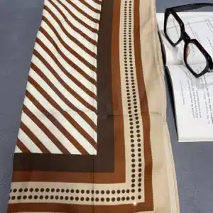 SELECT PRINT MEDIUM SCARF - Image 2