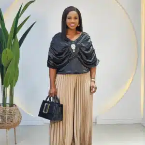 CAPE PLEAT BROOCH TOP - Image 8