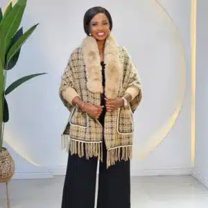 TOOTH PRINT FUR FRINGE PONCHO - Image 2