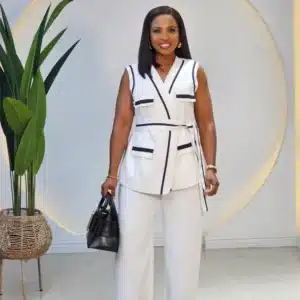 BLACK TRIM SLEEVELESS BLAZER & PANT SET - Image 3