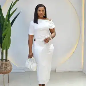 BROOCH SHOULDER SIDE CUT BODYCON DRESS - Image 2