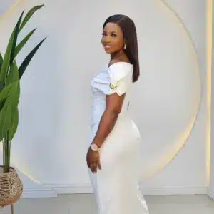 BROOCH SHOULDER SIDE CUT BODYCON DRESS - Image 5