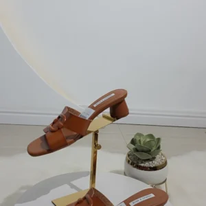 BROOCH TOP LEATHER KITTEN SLIPPERS 5970-32 - Image 2