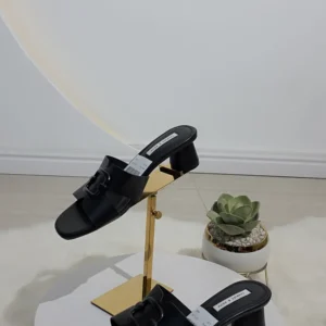 BROOCH TOP LEATHER KITTEN SLIPPERS 5970-32