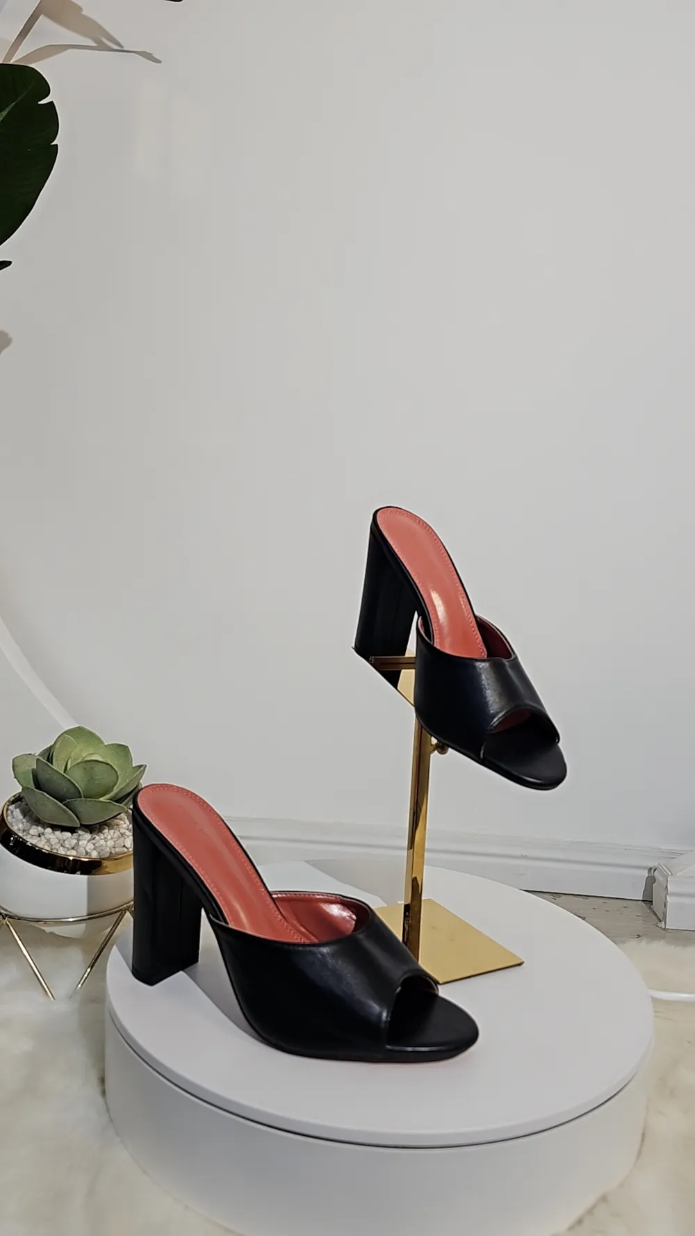 LEATHER BLOCK HEEL MULES 7118-13