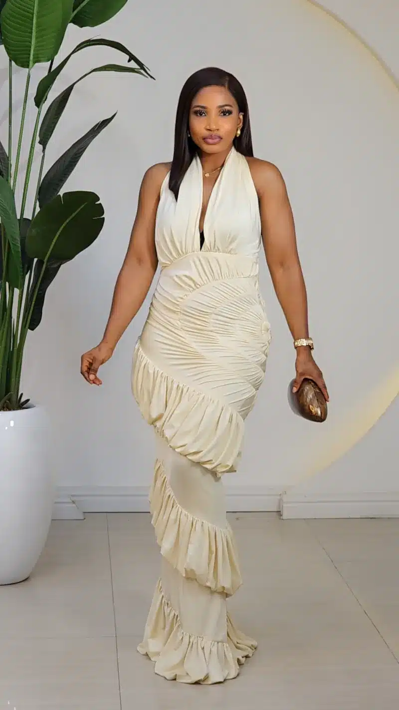 HALTER NECK BUBBLE SLANT LAYER DRESS 900