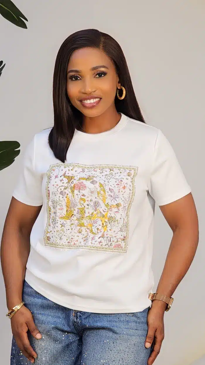 SCARF STUD FRONT TSHIRT 639