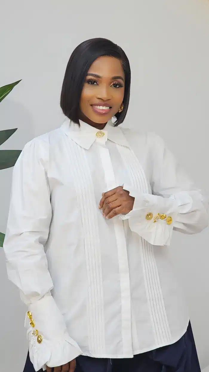 FRONT PLEAT TRIPLE BUTTON WRIST SHIRT 52577